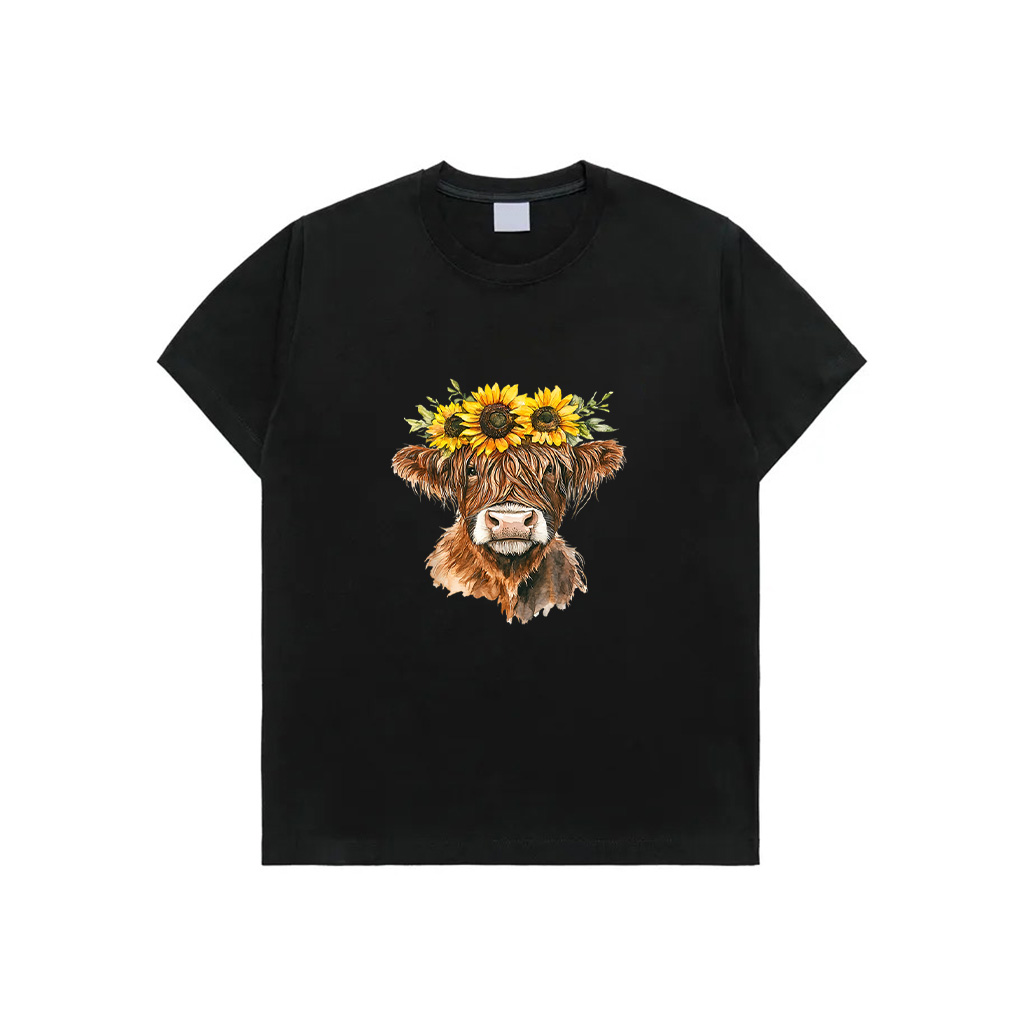 Cute Highland Cow With Sunflowers Floral Scottish Farm T-Shirt