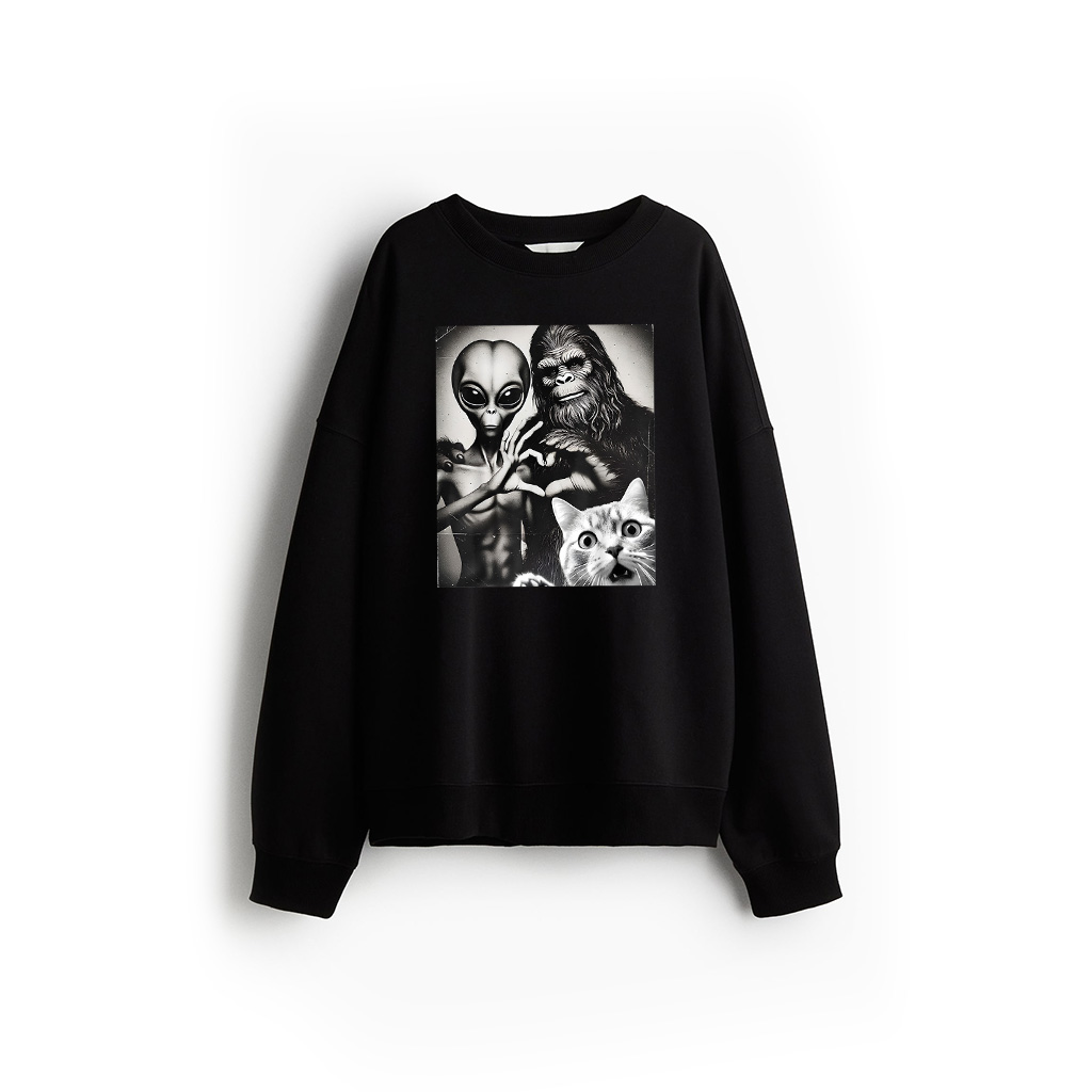 Funny Cat Selfie With Romantic Bigfoot In Love With Alien Sweatshirt 21-07-2025